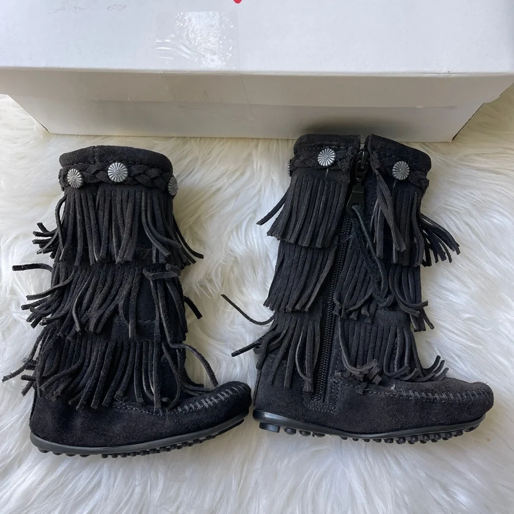 MINNETONKA 3 Layer Fringe Boot in Black